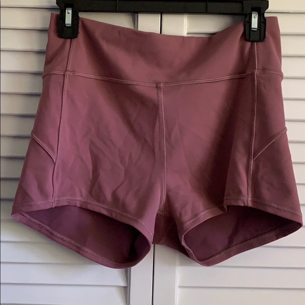 Lululemon in movement short